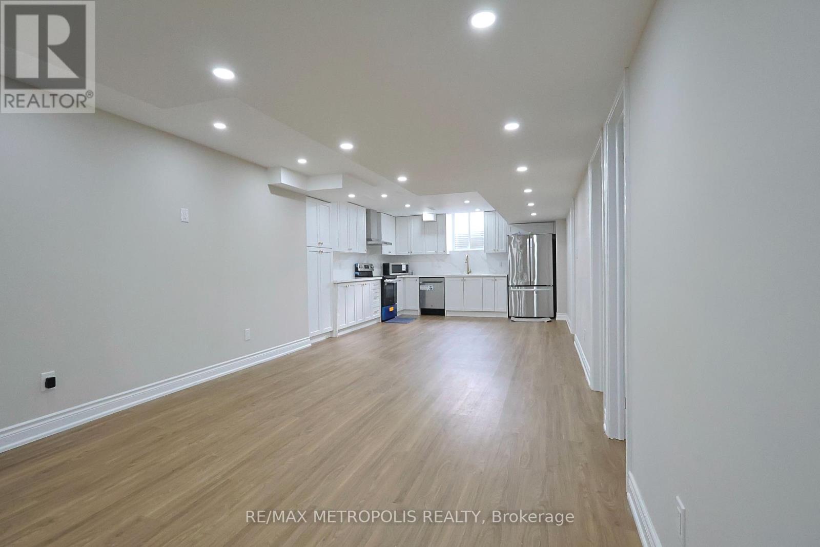 Bsmt - 25 Mac Campbell Way, Bradford West Gwillimbury, Ontario  L3Z 4M7 - Photo 4 - N12522038