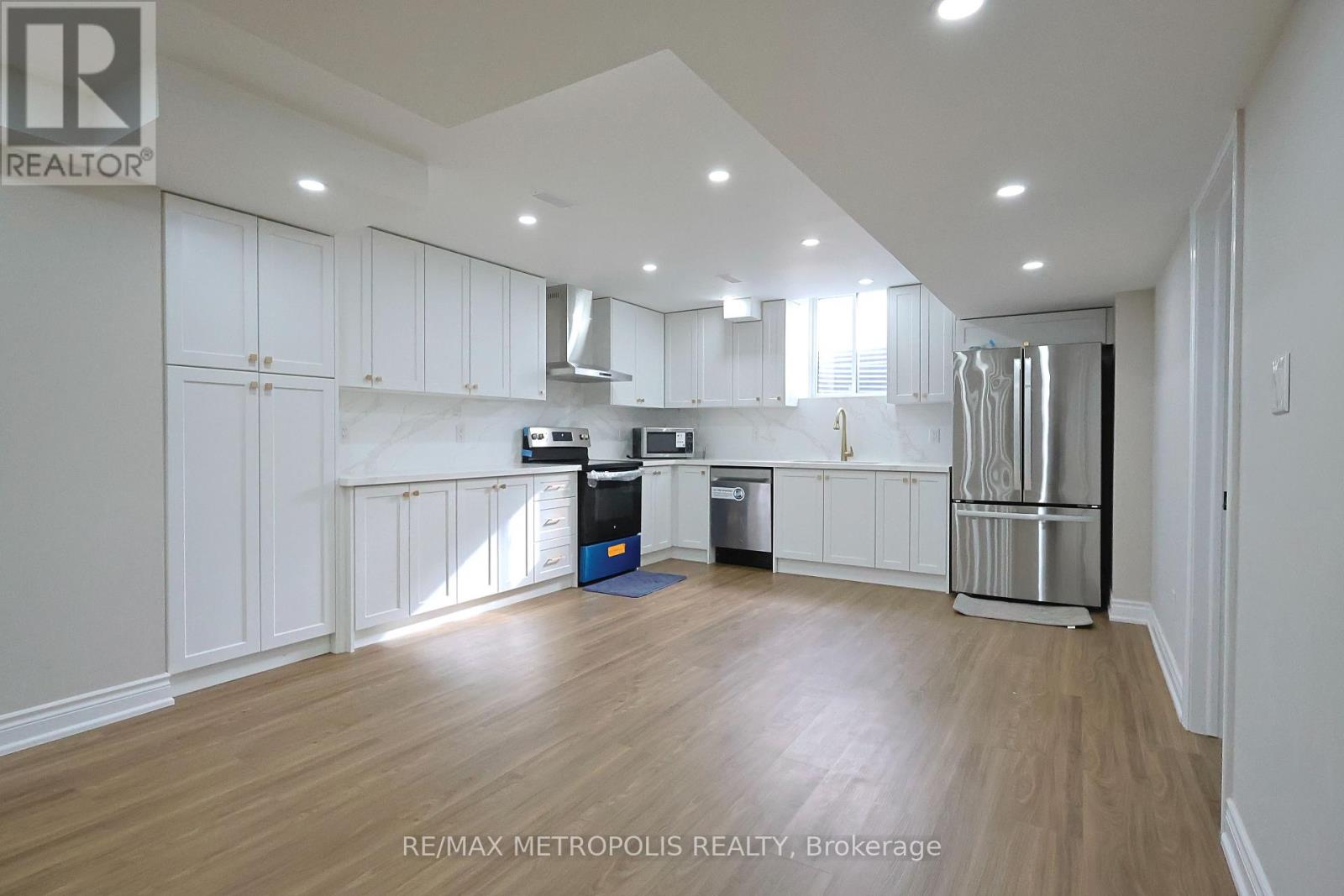 Bsmt - 25 Mac Campbell Way, Bradford West Gwillimbury, Ontario  L3Z 4M7 - Photo 5 - N12522038