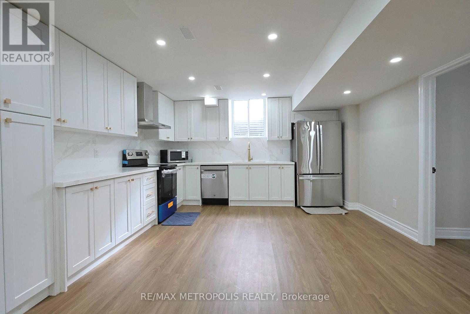 Bsmt - 25 Mac Campbell Way, Bradford West Gwillimbury, Ontario  L3Z 4M7 - Photo 6 - N12522038