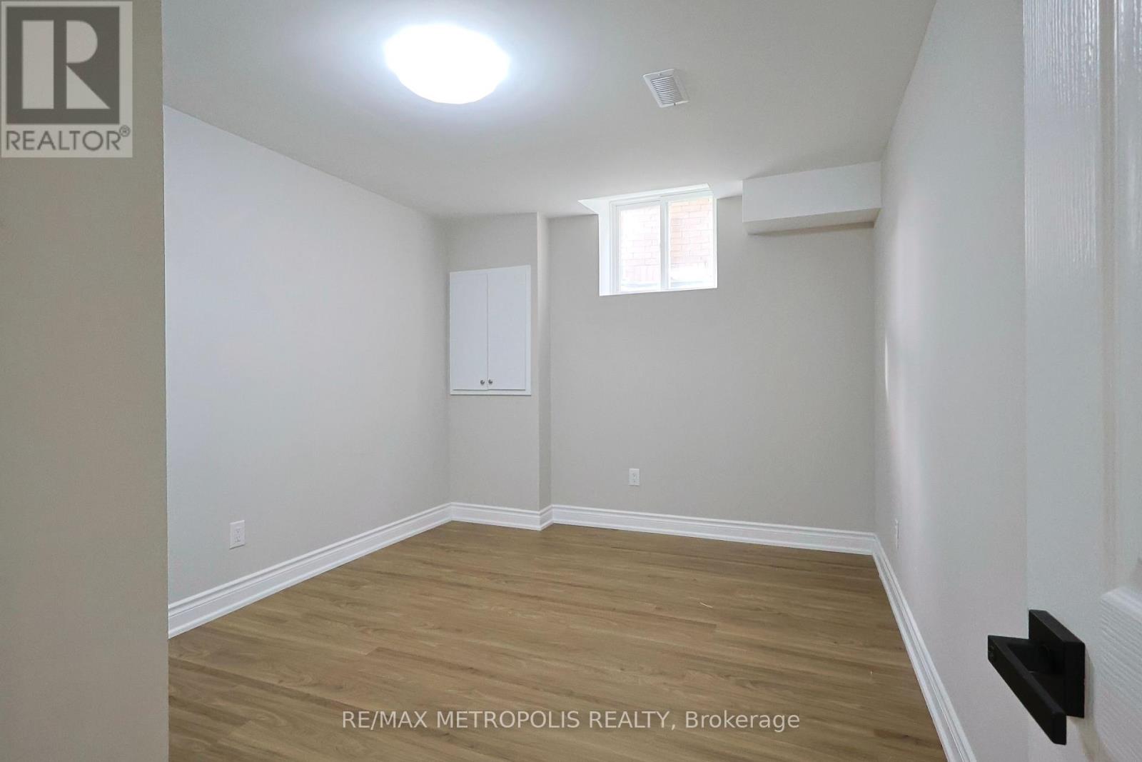 Bsmt - 25 Mac Campbell Way, Bradford West Gwillimbury, Ontario  L3Z 4M7 - Photo 7 - N12522038