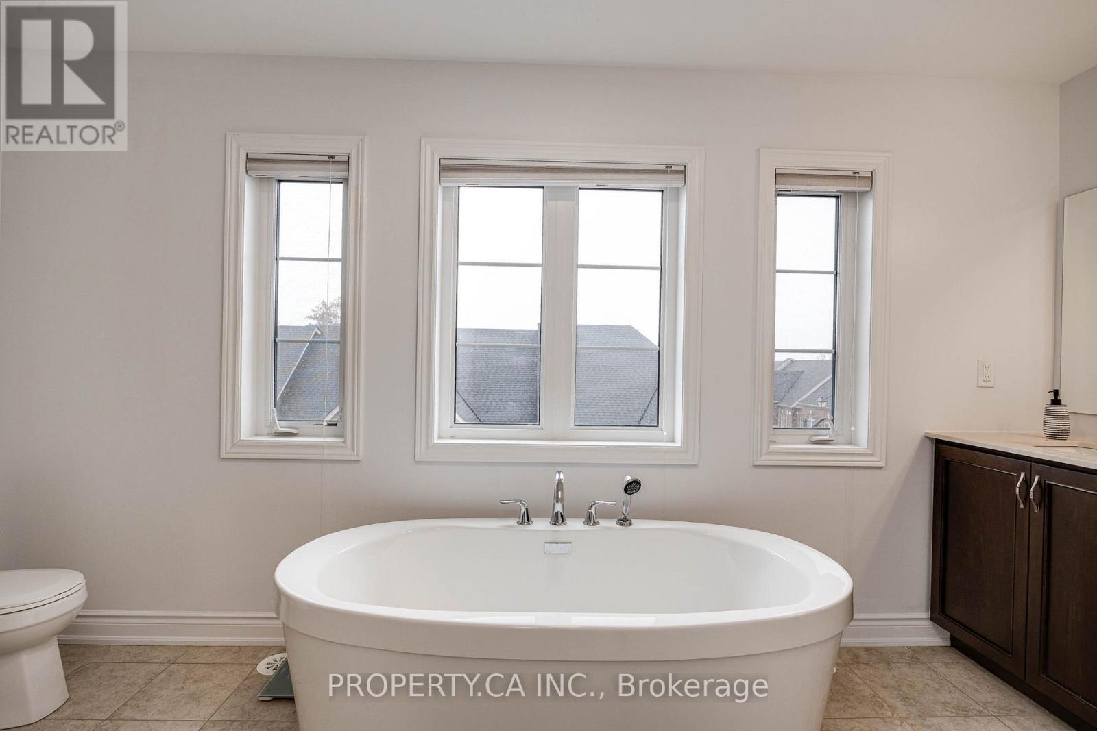 53 - 1331 Major Mackenzie Drive, Vaughan, Ontario  L6A 4W4 - Photo 33 - N12522106