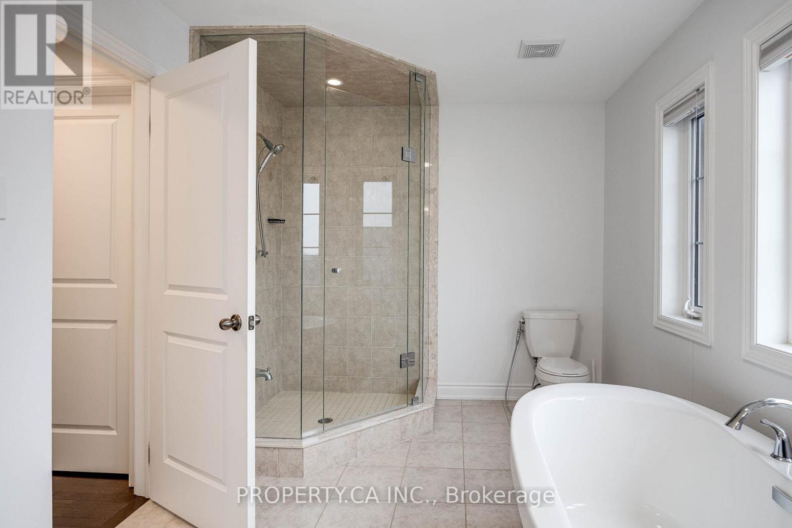 53 - 1331 Major Mackenzie Drive, Vaughan, Ontario  L6A 4W4 - Photo 36 - N12522106