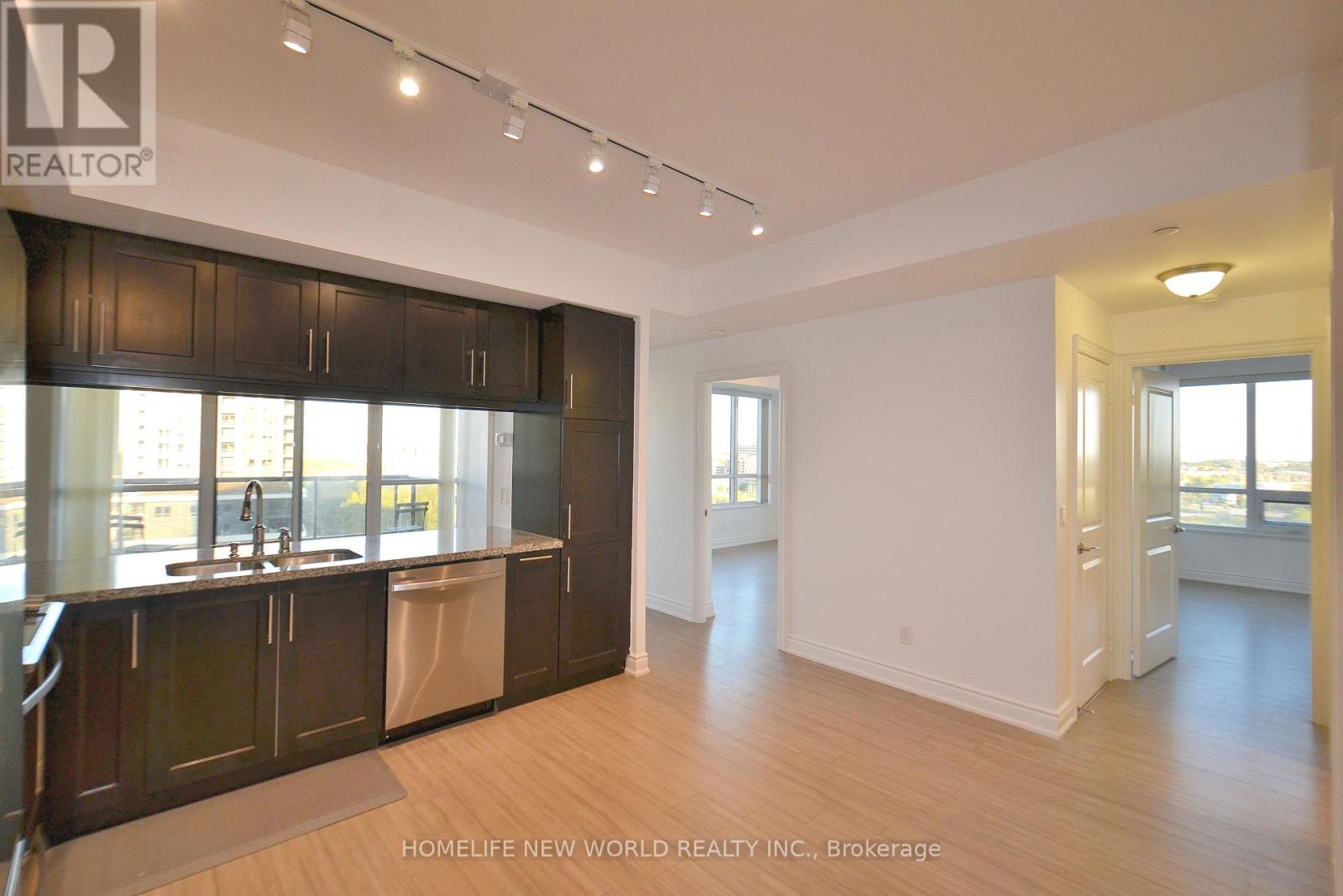 1508 - 38 Cedarland Drive, Markham, Ontario  L6G 0G7 - Photo 5 - N12522114