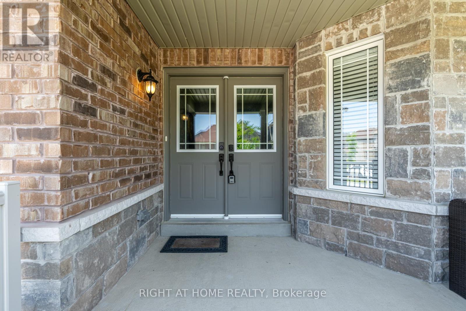 1341 Bardeau Street S, Innisfil, Ontario  L0L 1C0 - Photo 2 - N12522140