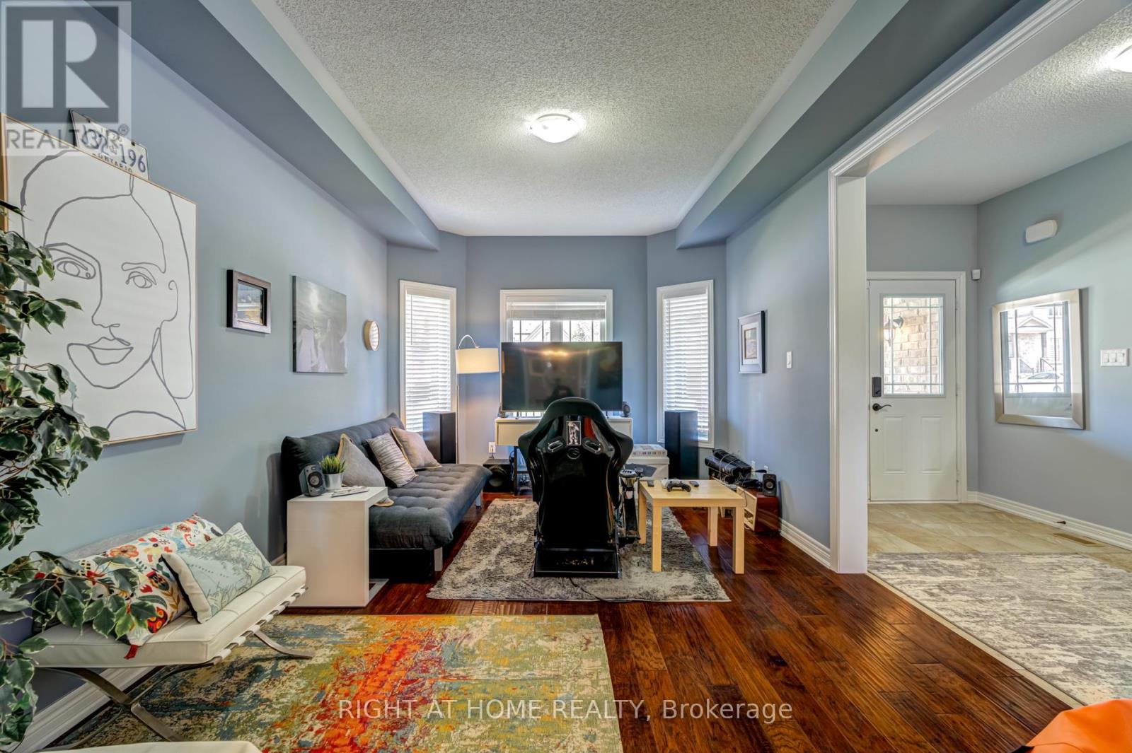 1341 Bardeau Street S, Innisfil, Ontario  L0L 1C0 - Photo 6 - N12522140