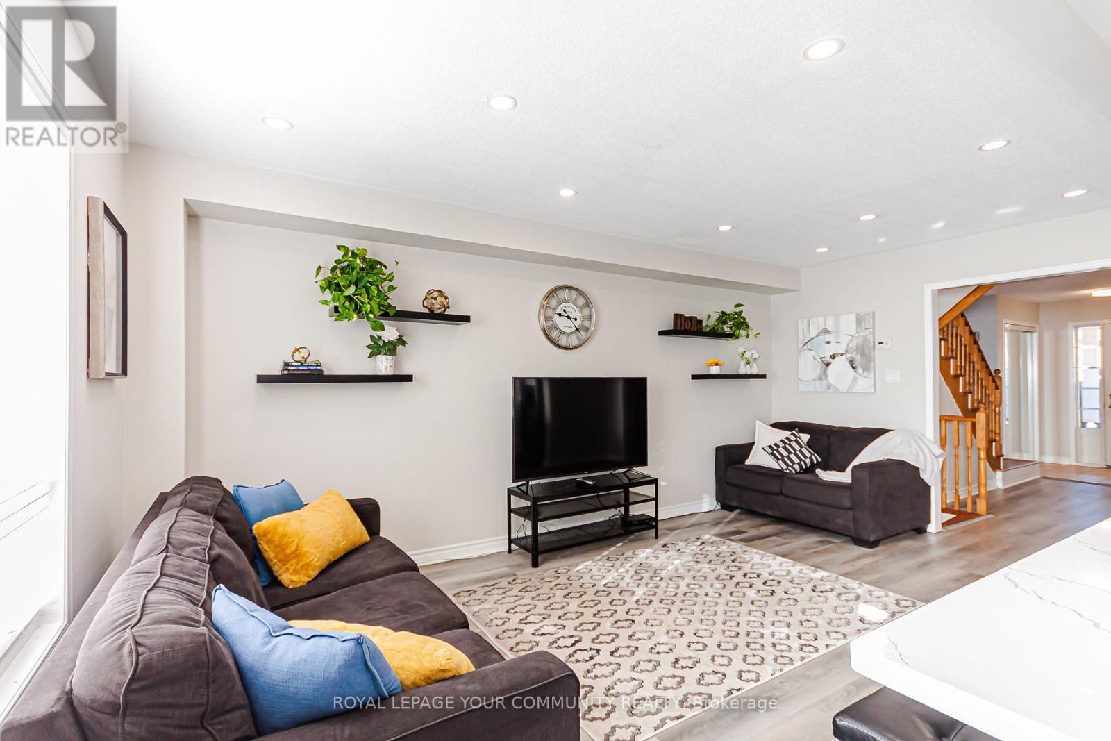 225 Banbrooke Crescent, Newmarket, Ontario  L3X 2W7 - Photo 10 - N12522146