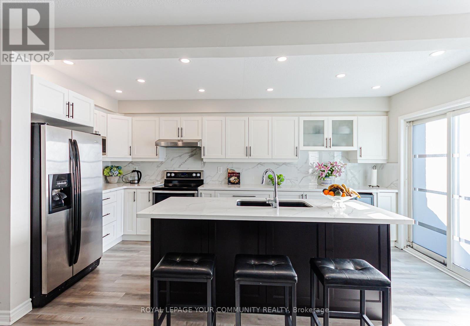 225 Banbrooke Crescent, Newmarket, Ontario  L3X 2W7 - Photo 16 - N12522146