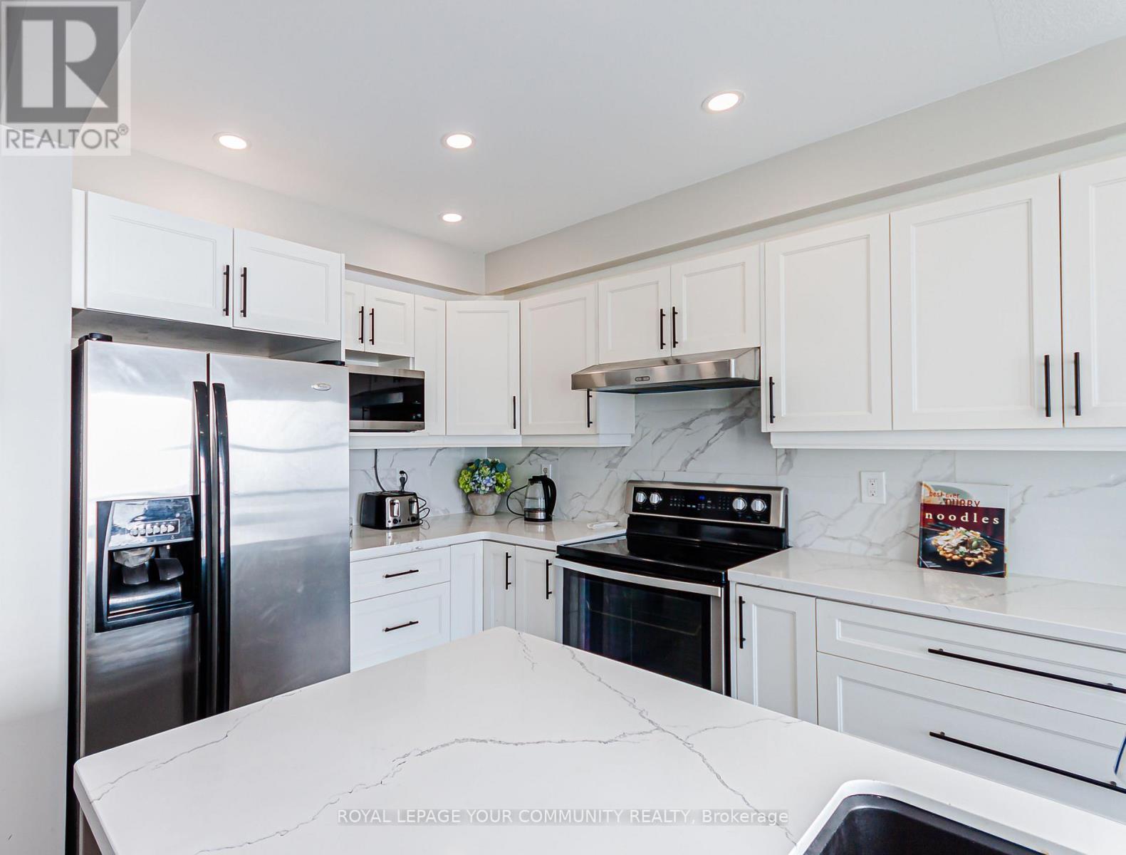 225 Banbrooke Crescent, Newmarket, Ontario  L3X 2W7 - Photo 17 - N12522146