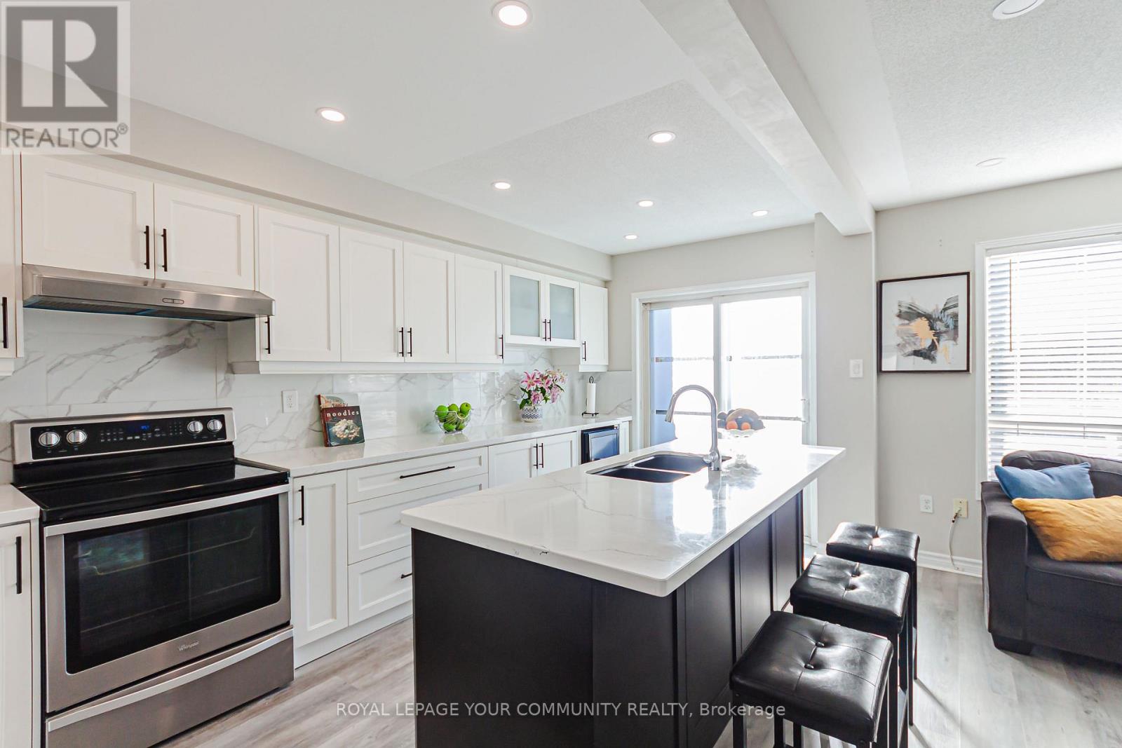 225 Banbrooke Crescent, Newmarket, Ontario  L3X 2W7 - Photo 19 - N12522146