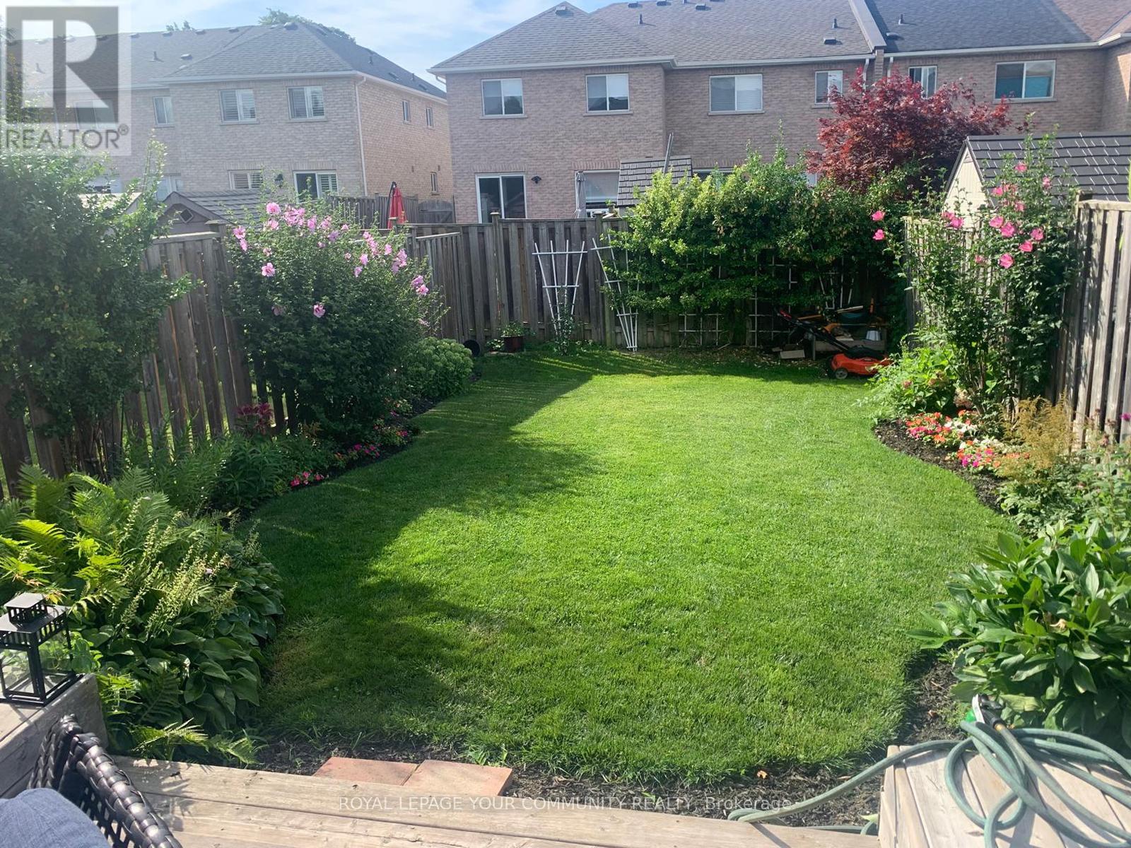 225 Banbrooke Crescent, Newmarket, Ontario  L3X 2W7 - Photo 5 - N12522146