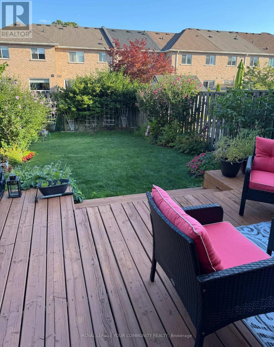 225 Banbrooke Crescent, Newmarket, Ontario  L3X 2W7 - Photo 7 - N12522146