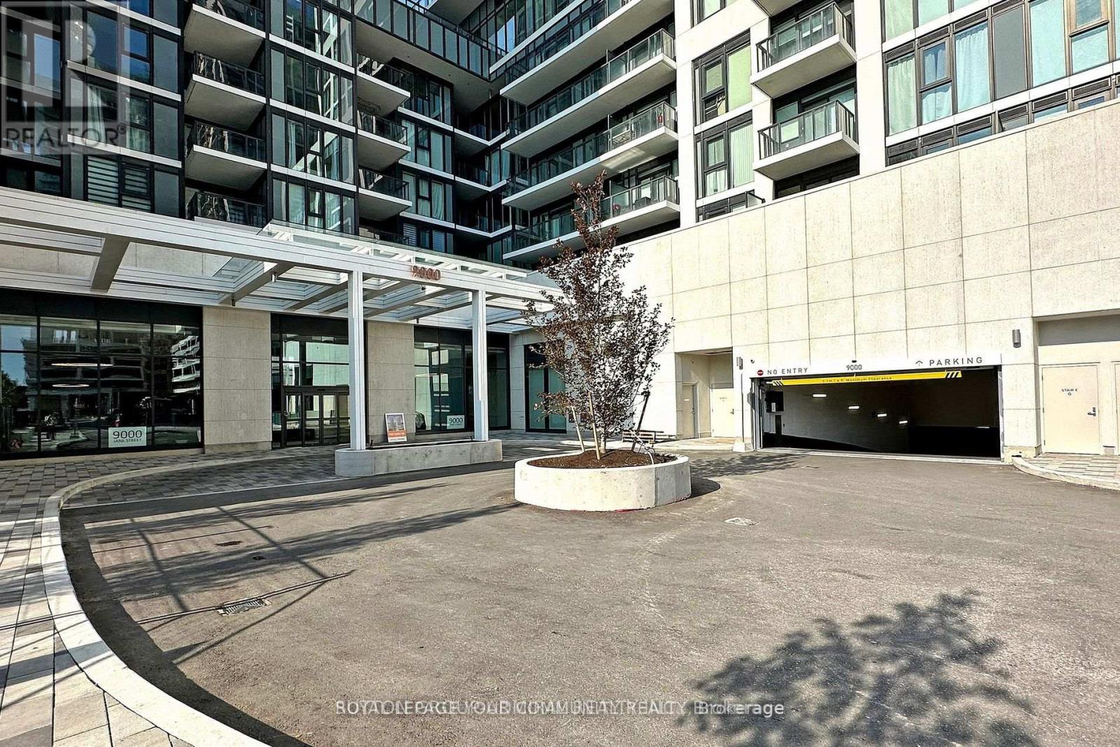 1916 - 9000 Jane Street, Vaughan, Ontario  L4K 2M9 - Photo 2 - N12522172