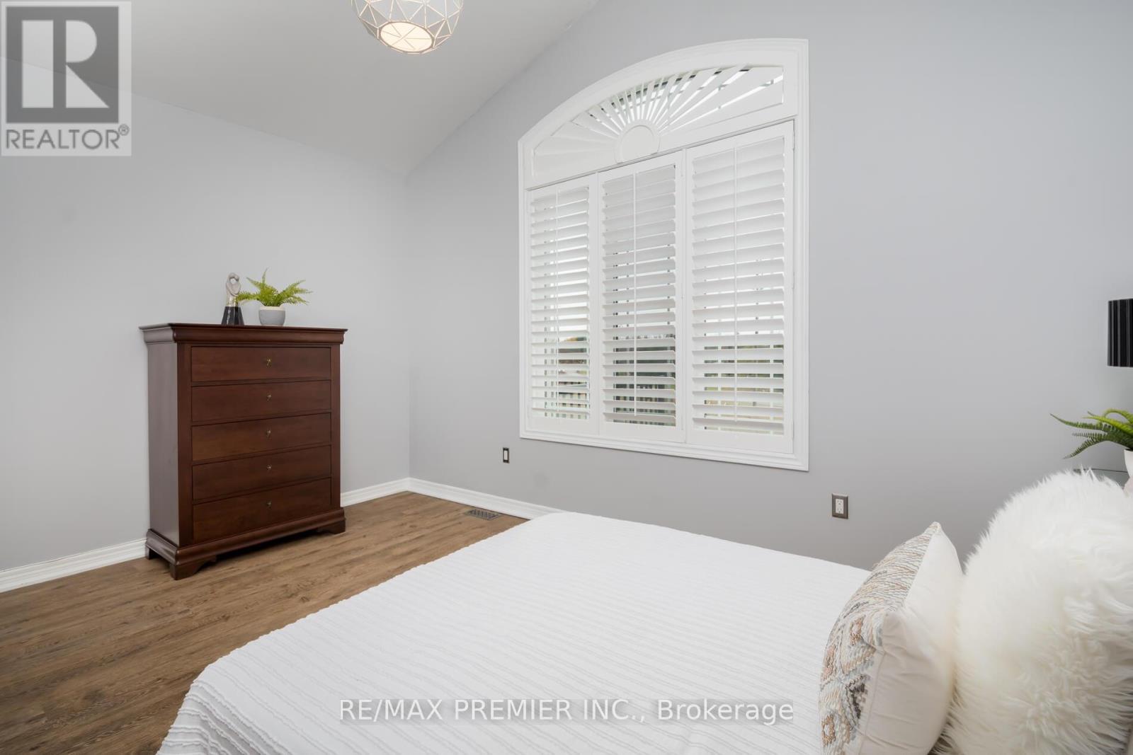 76 Cauthers Crescent, New Tecumseth, Ontario  L9R 0L2 - Photo 17 - N12522180