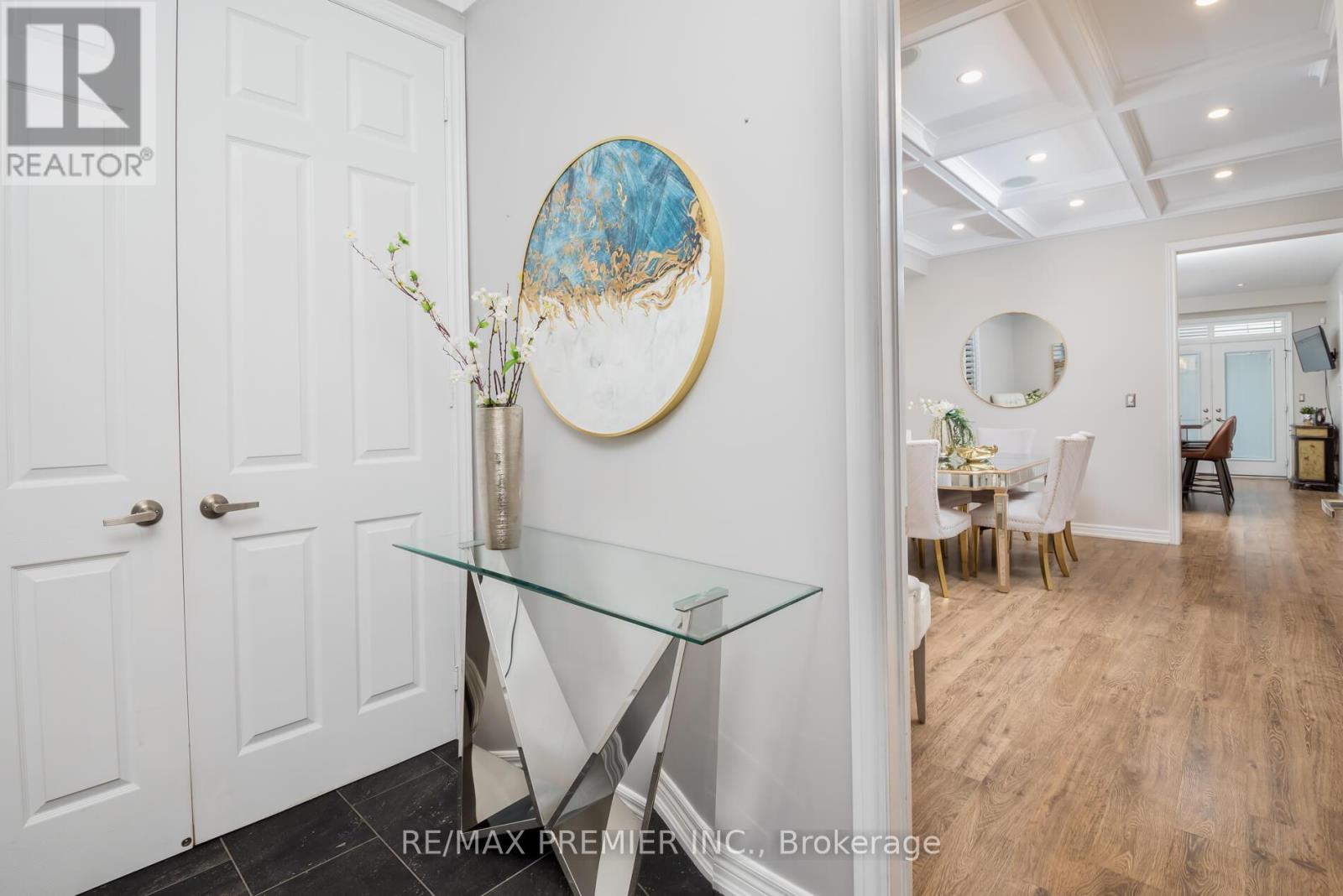 76 Cauthers Crescent, New Tecumseth, Ontario  L9R 0L2 - Photo 5 - N12522180