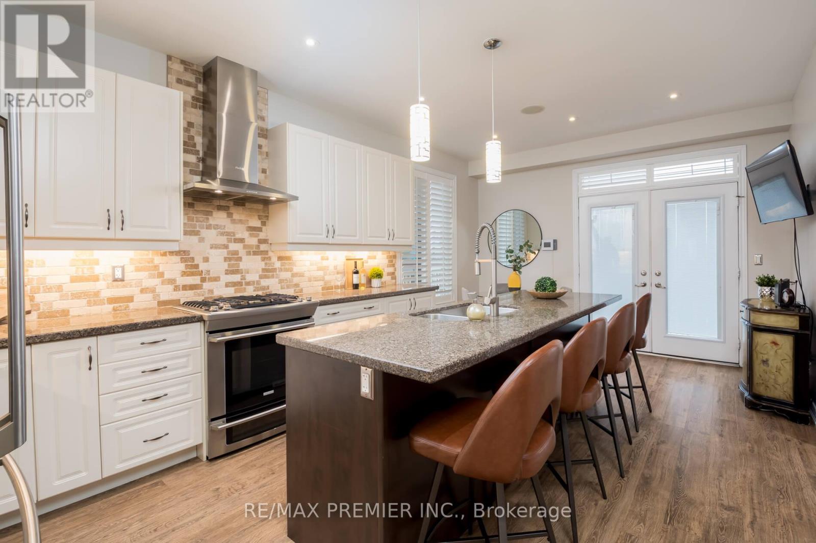 76 Cauthers Crescent, New Tecumseth, Ontario  L9R 0L2 - Photo 8 - N12522180