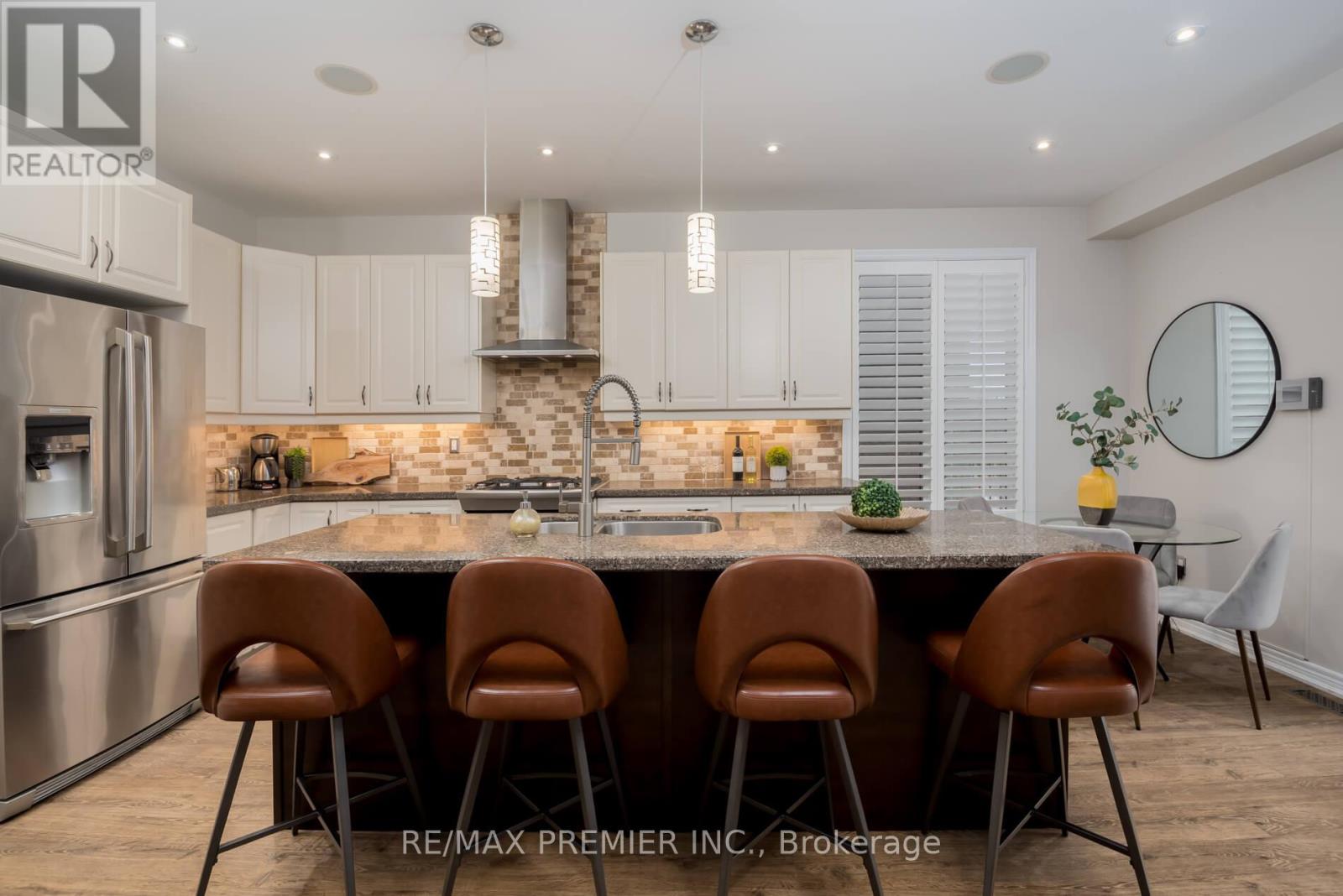 76 Cauthers Crescent, New Tecumseth, Ontario  L9R 0L2 - Photo 9 - N12522180