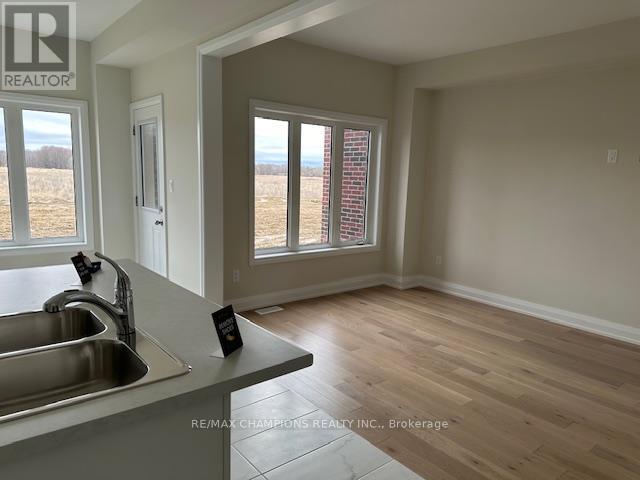 186 Union Boulevard, Wasaga Beach, Ontario  L0M 1S0 - Photo 5 - S12521850