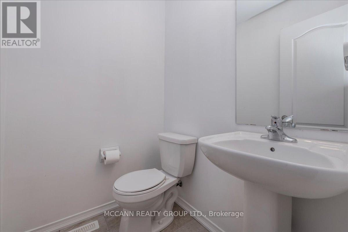 79 Franks Way, Barrie, Ontario  L4N 3J1 - Photo 10 - S12521856