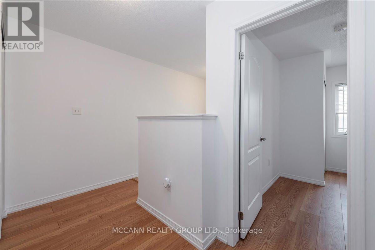 79 Franks Way, Barrie, Ontario  L4N 3J1 - Photo 11 - S12521856