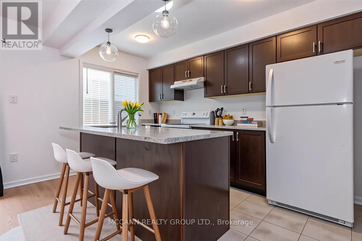 79 Franks Way, Barrie, Ontario  L4N 3J1 - Photo 8 - S12521856