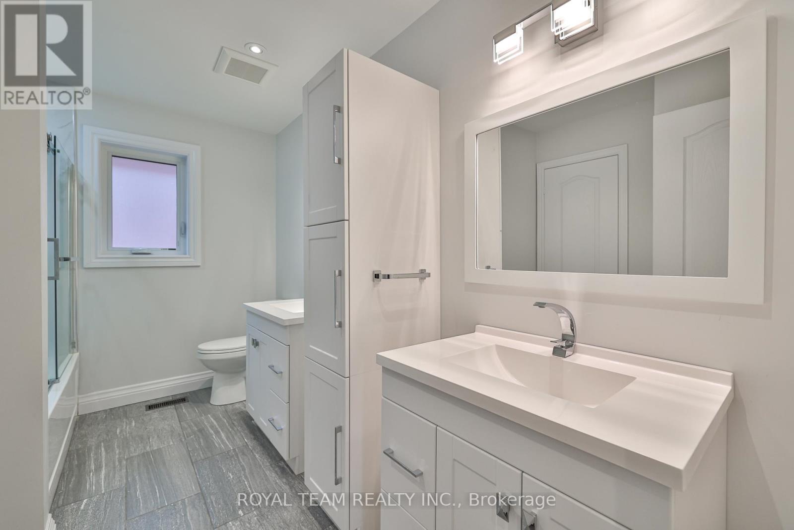 2 Gleave Court, Aurora, Ontario  L4G 7L9 - Photo 19 - N12507936