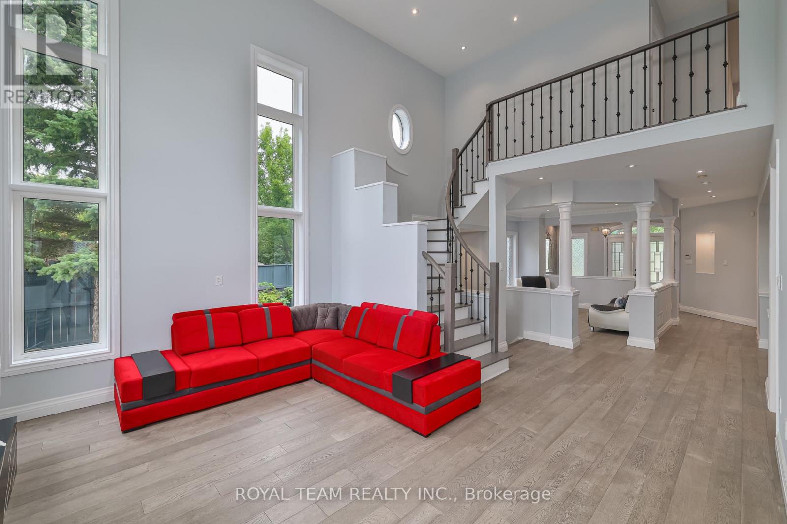 2 Gleave Court, Aurora, Ontario  L4G 7L9 - Photo 7 - N12507936