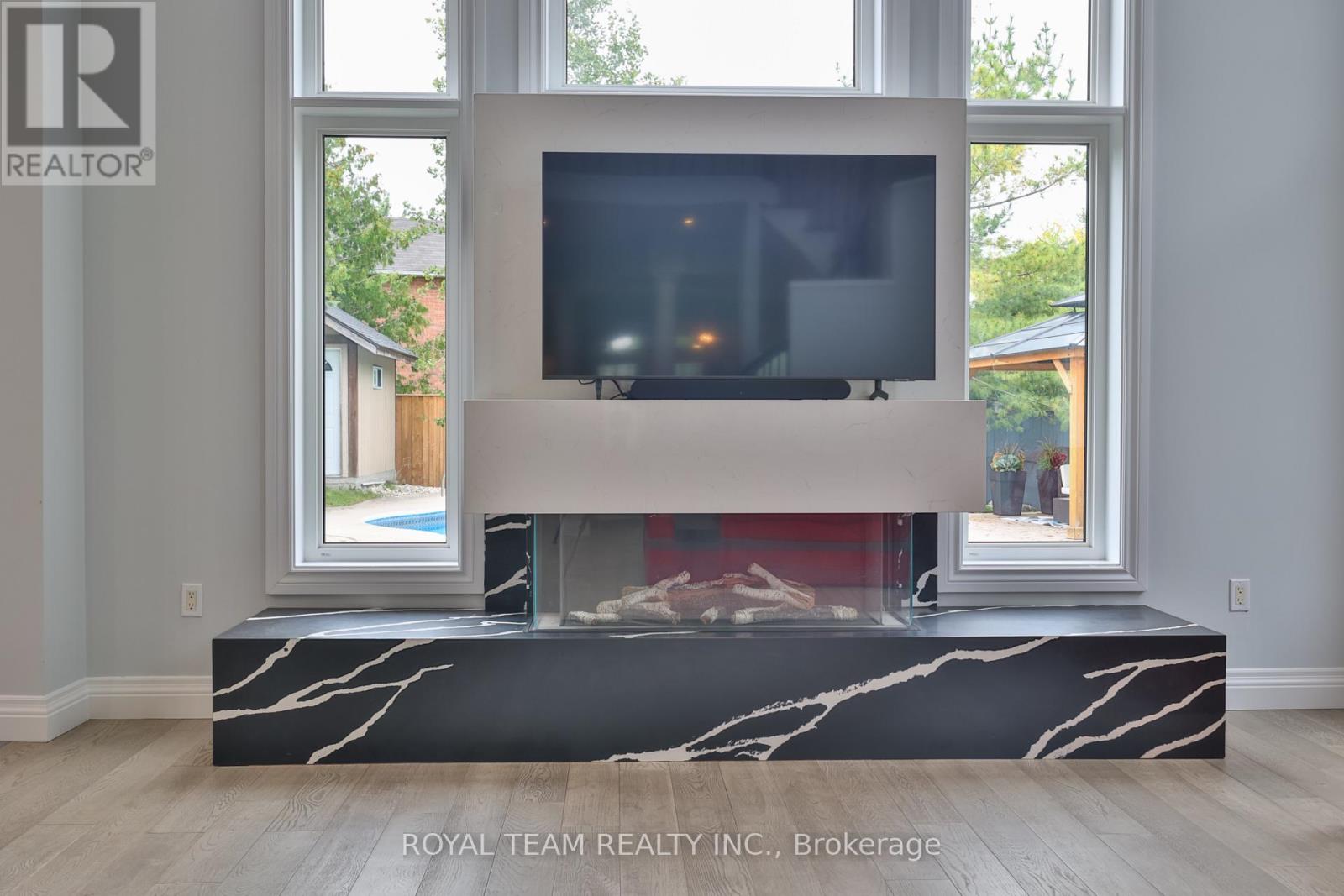 2 Gleave Court, Aurora, Ontario  L4G 7L9 - Photo 8 - N12507936