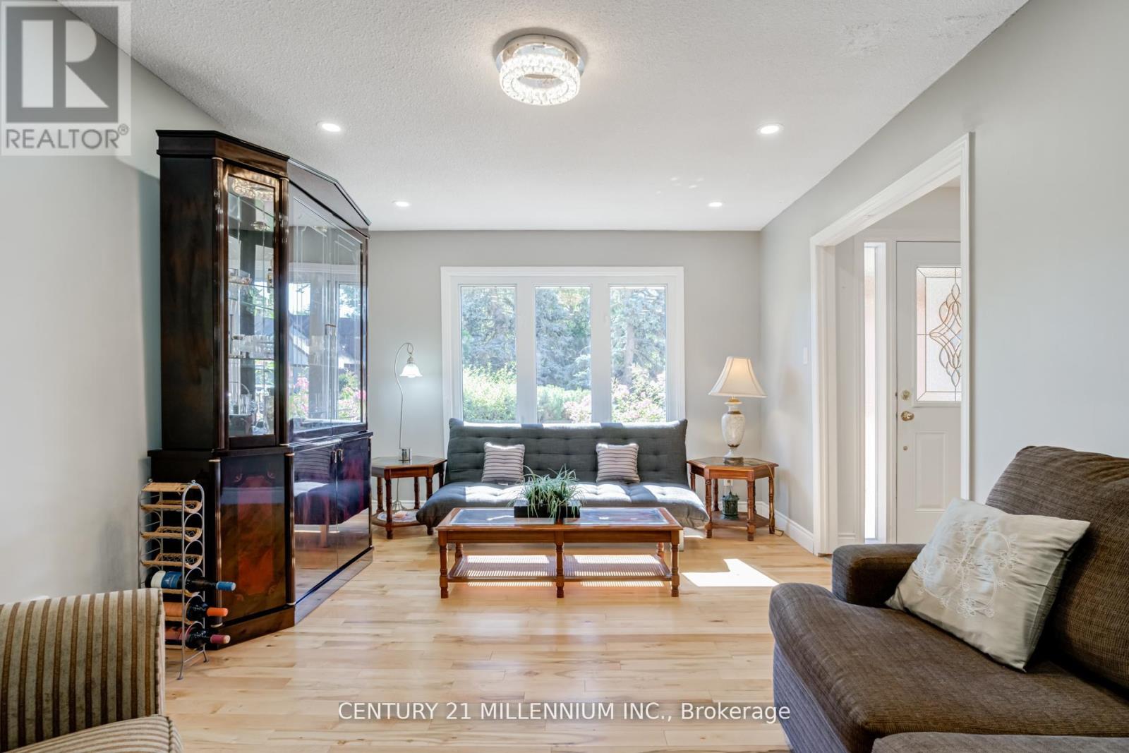 14 Milford Crescent, Brampton, Ontario  L6S 3E4 - Photo 10 - W12521822