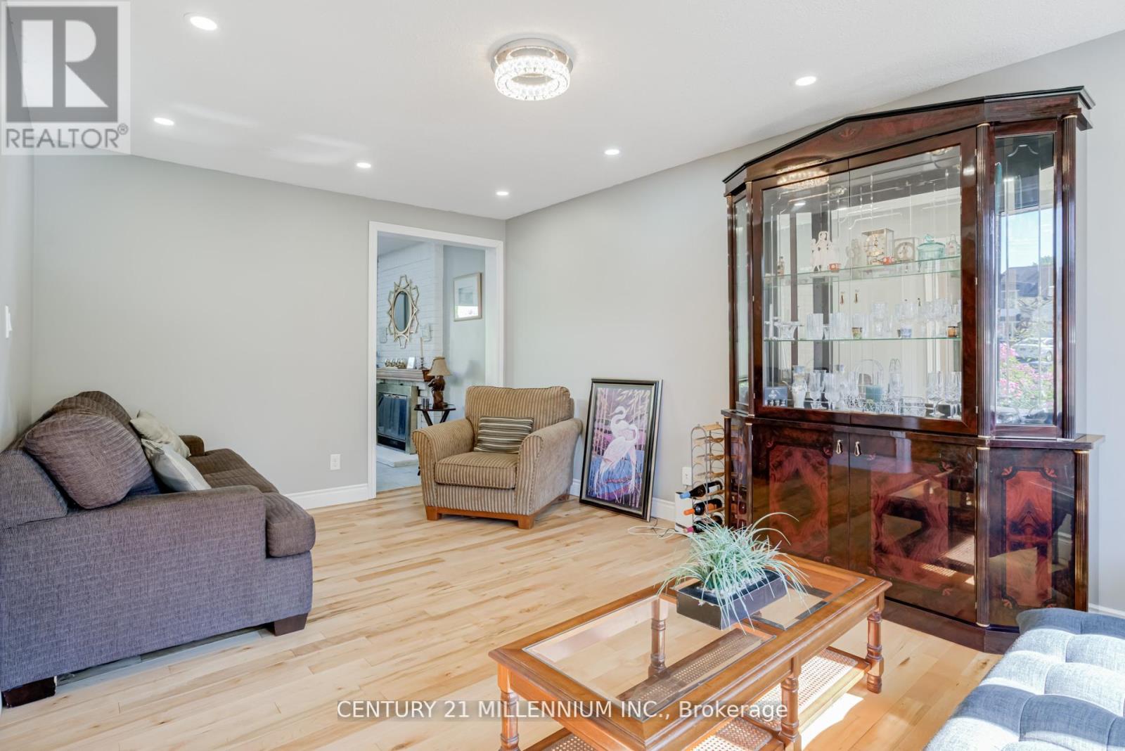 14 Milford Crescent, Brampton, Ontario  L6S 3E4 - Photo 11 - W12521822