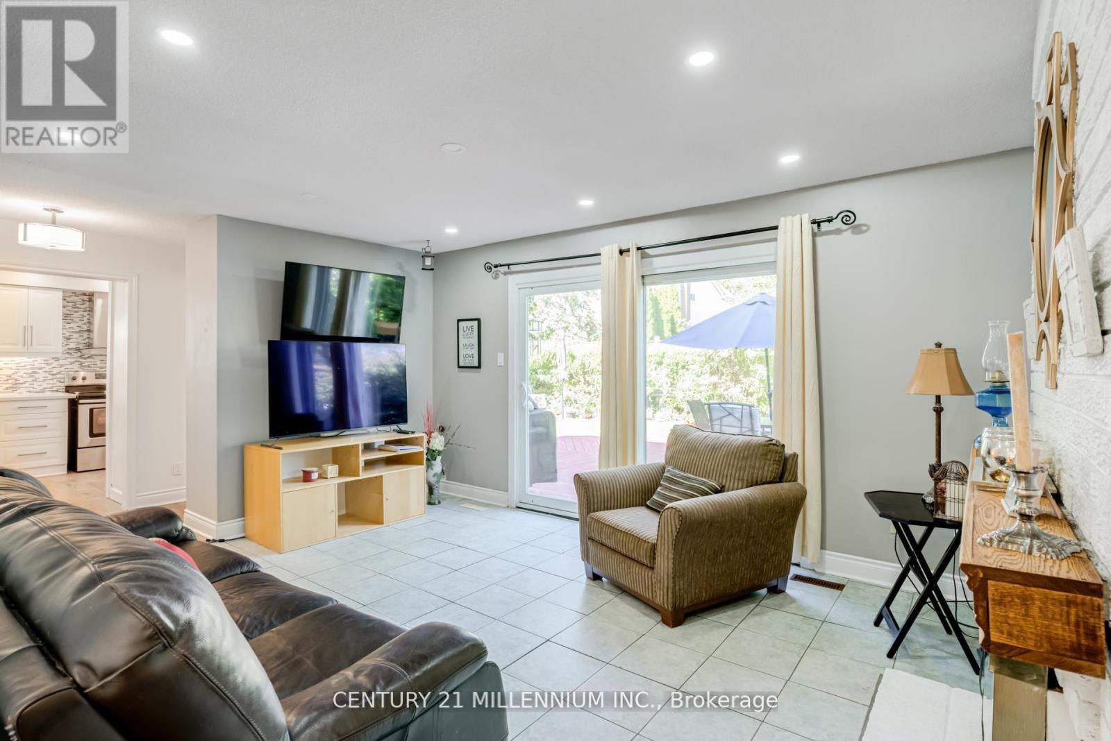 14 Milford Crescent, Brampton, Ontario  L6S 3E4 - Photo 13 - W12521822