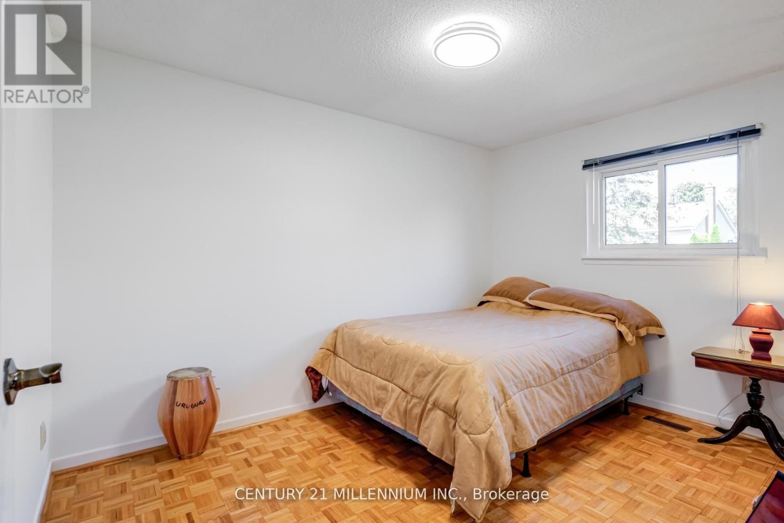 14 Milford Crescent, Brampton, Ontario  L6S 3E4 - Photo 18 - W12521822