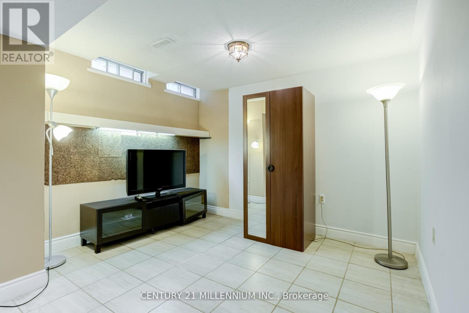 14 Milford Crescent, Brampton, Ontario  L6S 3E4 - Photo 28 - W12521822