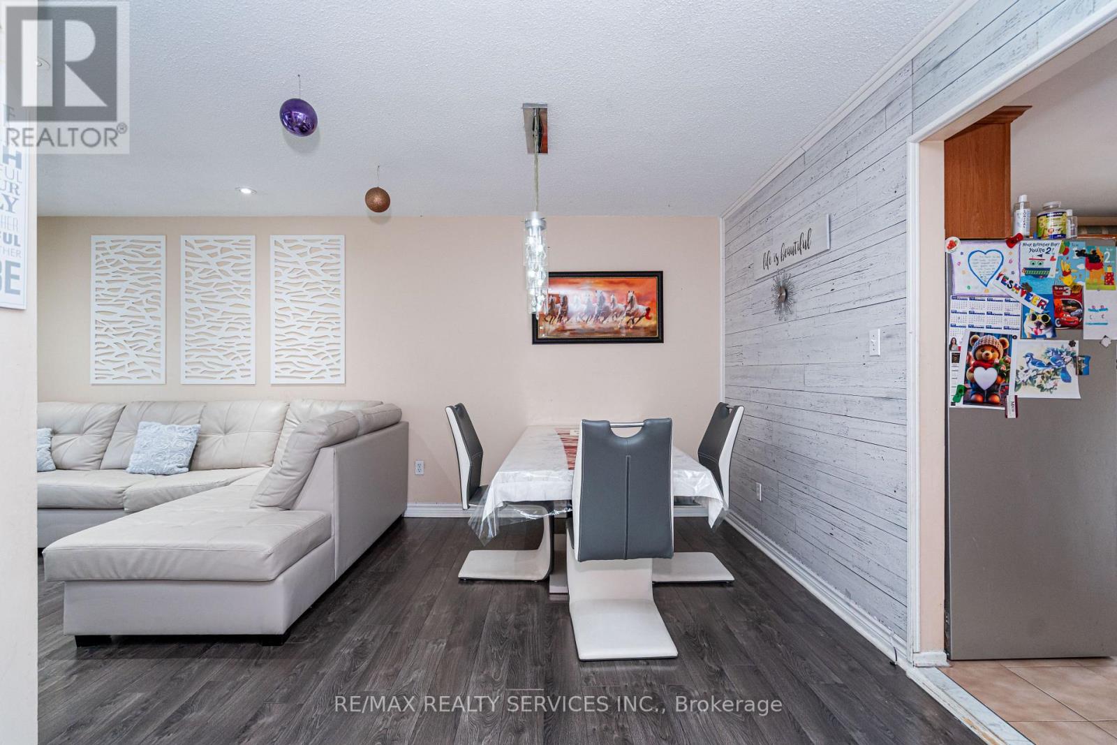 59 Guildford Crescent, Brampton, Ontario  L6S 3K2 - Photo 11 - W12521854