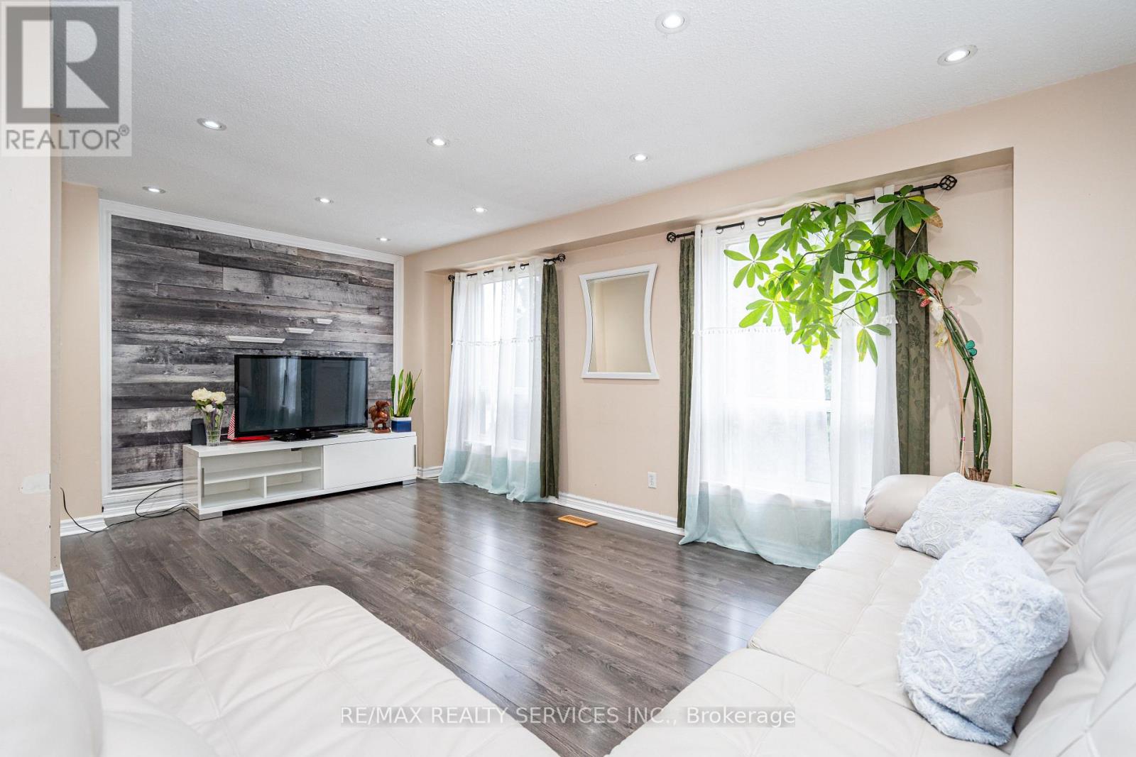 59 Guildford Crescent, Brampton, Ontario  L6S 3K2 - Photo 13 - W12521854