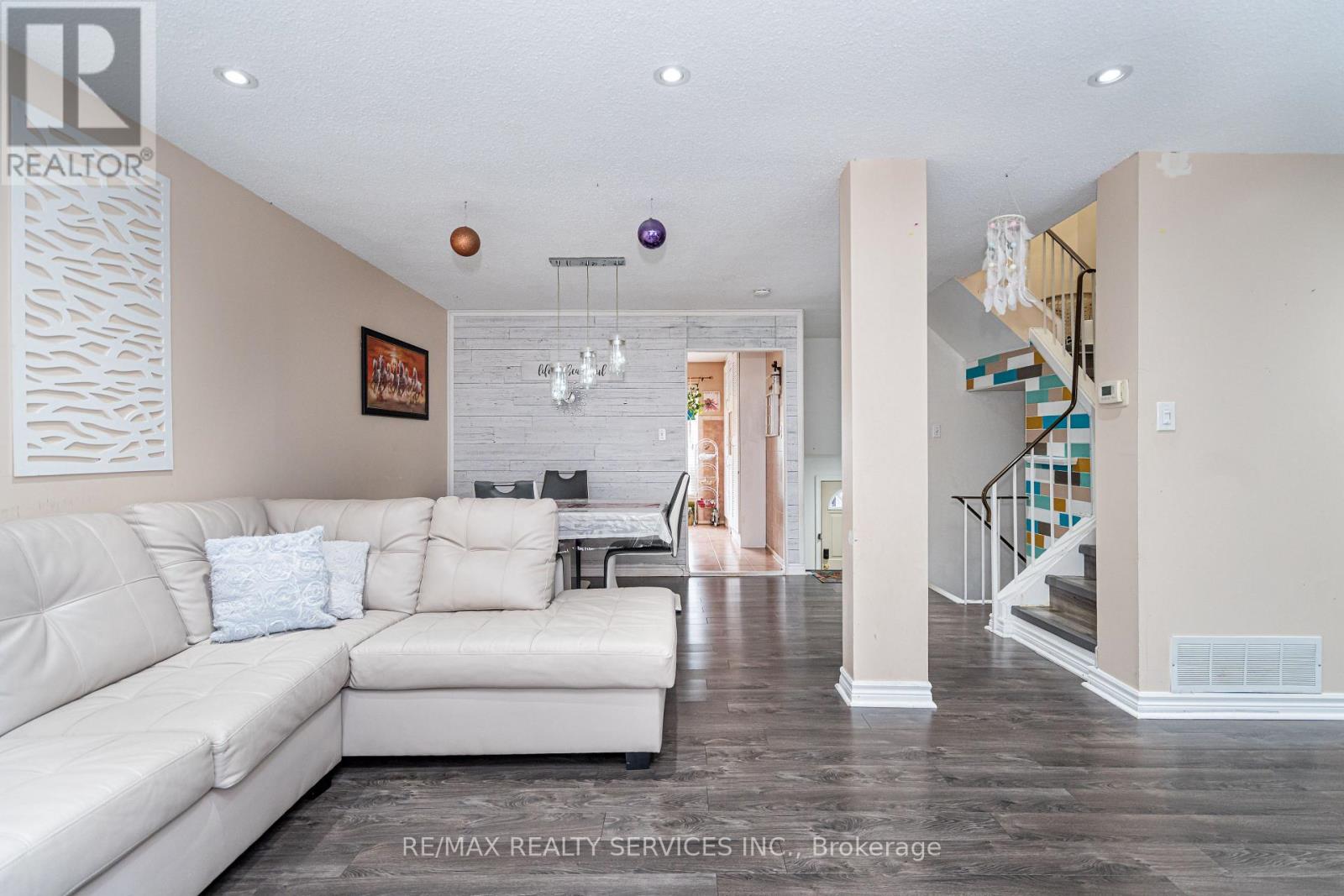 59 Guildford Crescent, Brampton, Ontario  L6S 3K2 - Photo 15 - W12521854