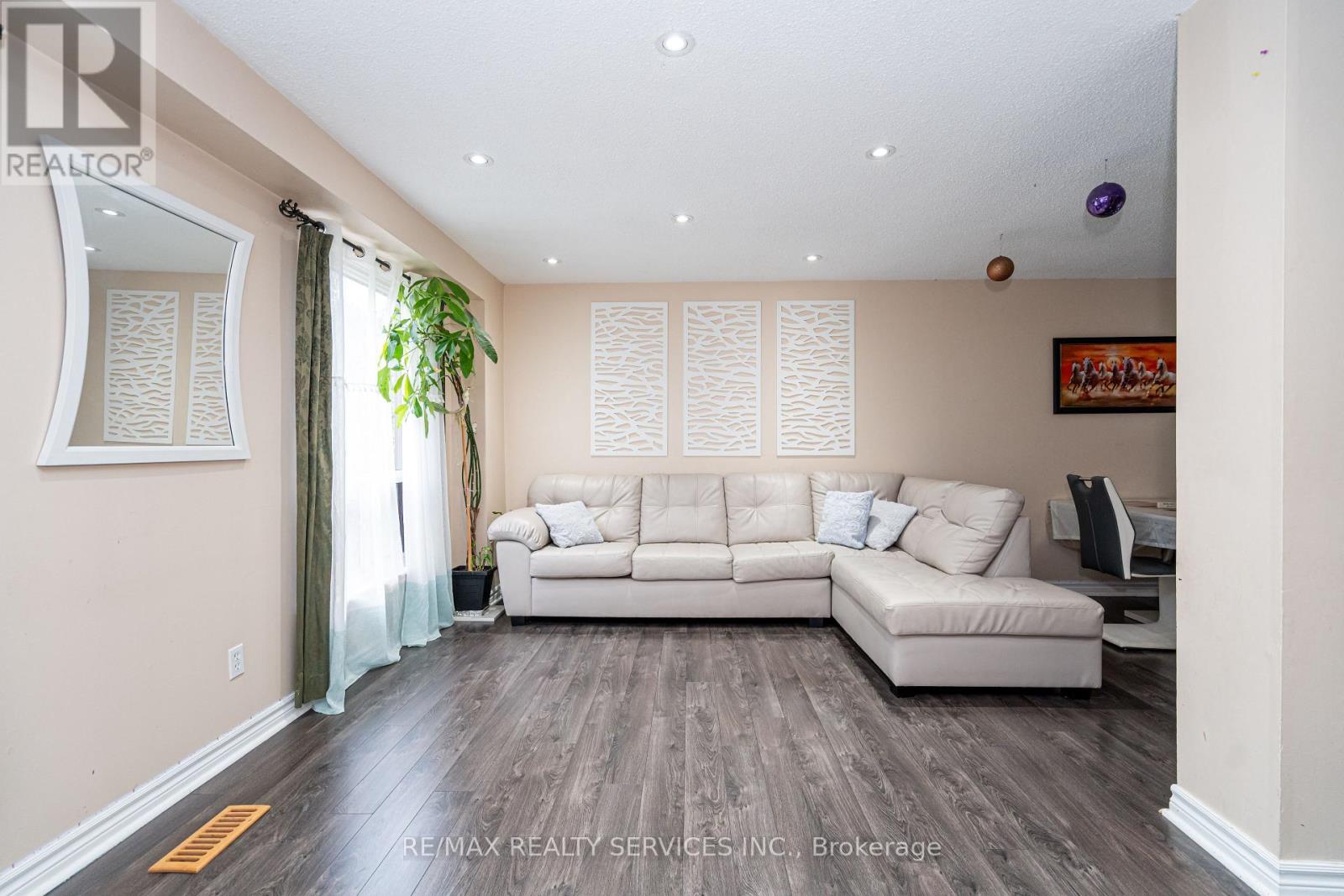 59 Guildford Crescent, Brampton, Ontario  L6S 3K2 - Photo 17 - W12521854