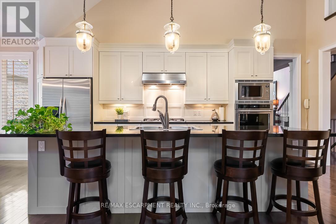 762 Hidden Grove Lane, Mississauga, Ontario  L5H 4L3 - Photo 11 - W12521896