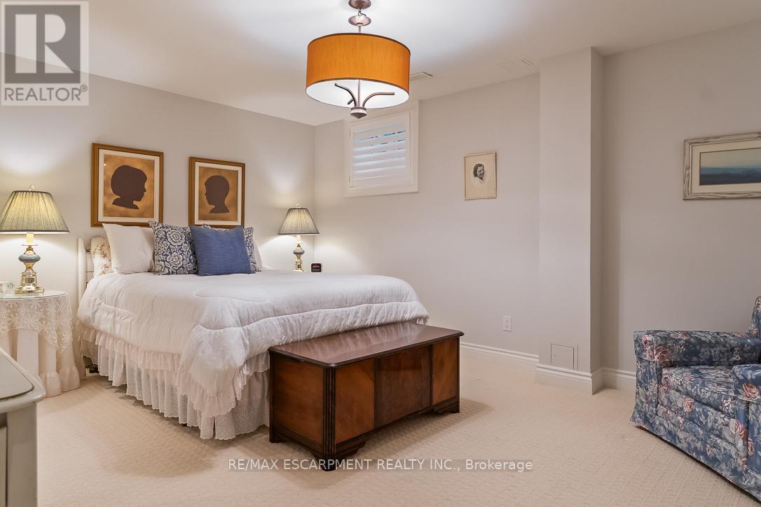 762 Hidden Grove Lane, Mississauga, Ontario  L5H 4L3 - Photo 38 - W12521896