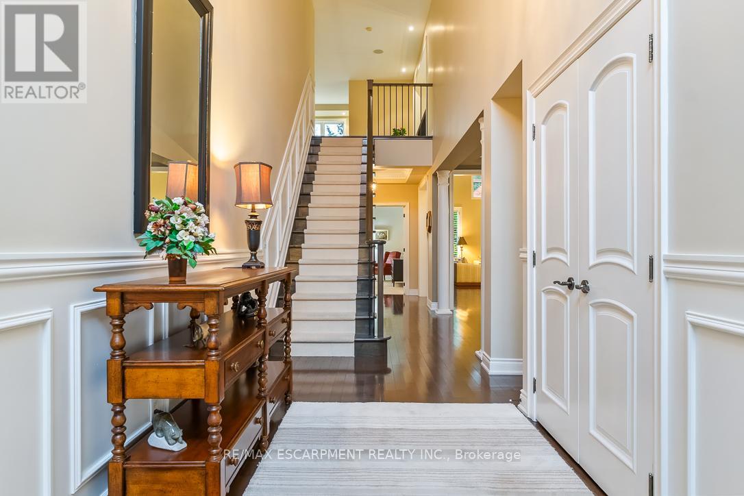 762 Hidden Grove Lane, Mississauga, Ontario  L5H 4L3 - Photo 6 - W12521896