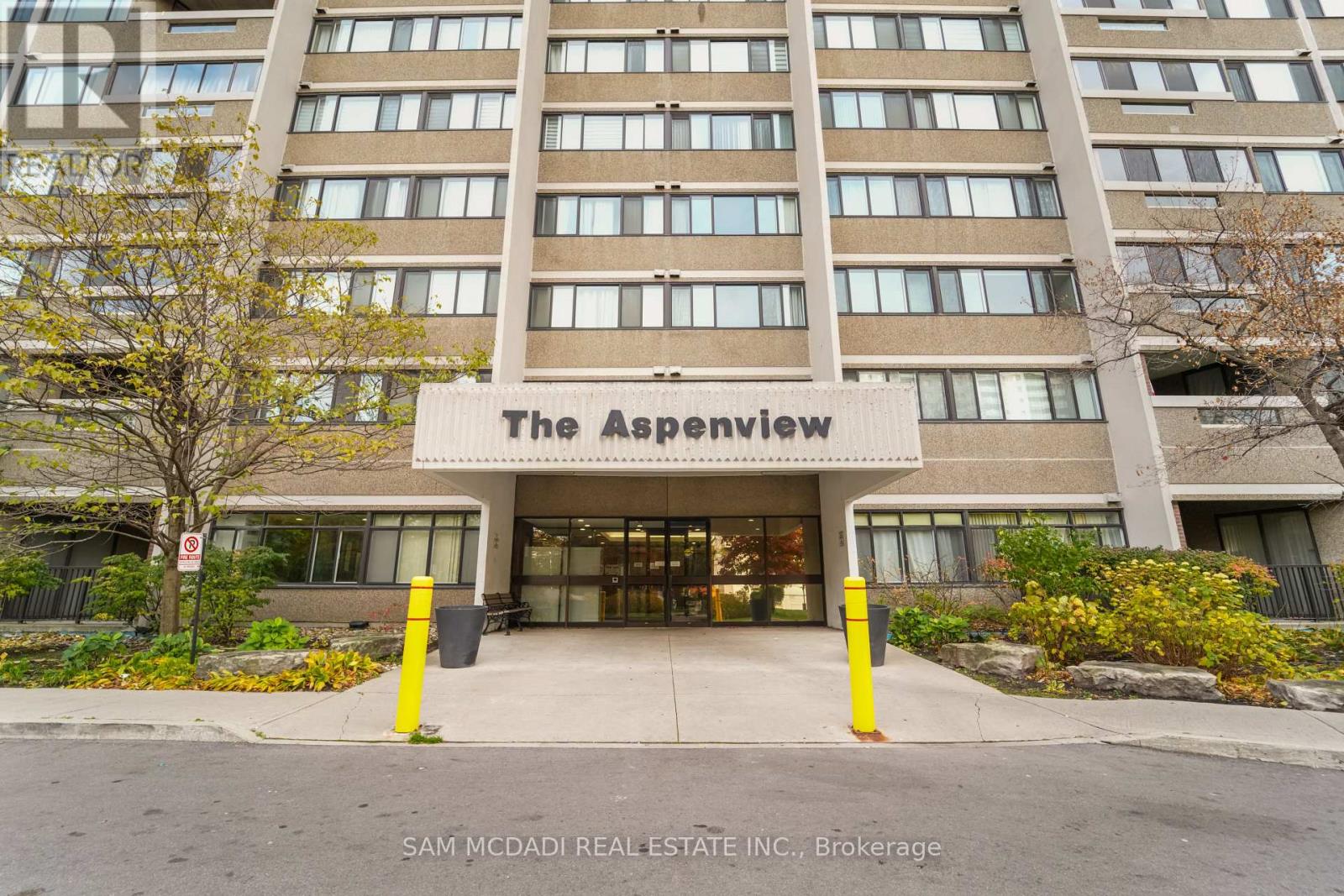 1706 - 50 Elm Drive E, Mississauga, Ontario  L5A 3X2 - Photo 2 - W12521920