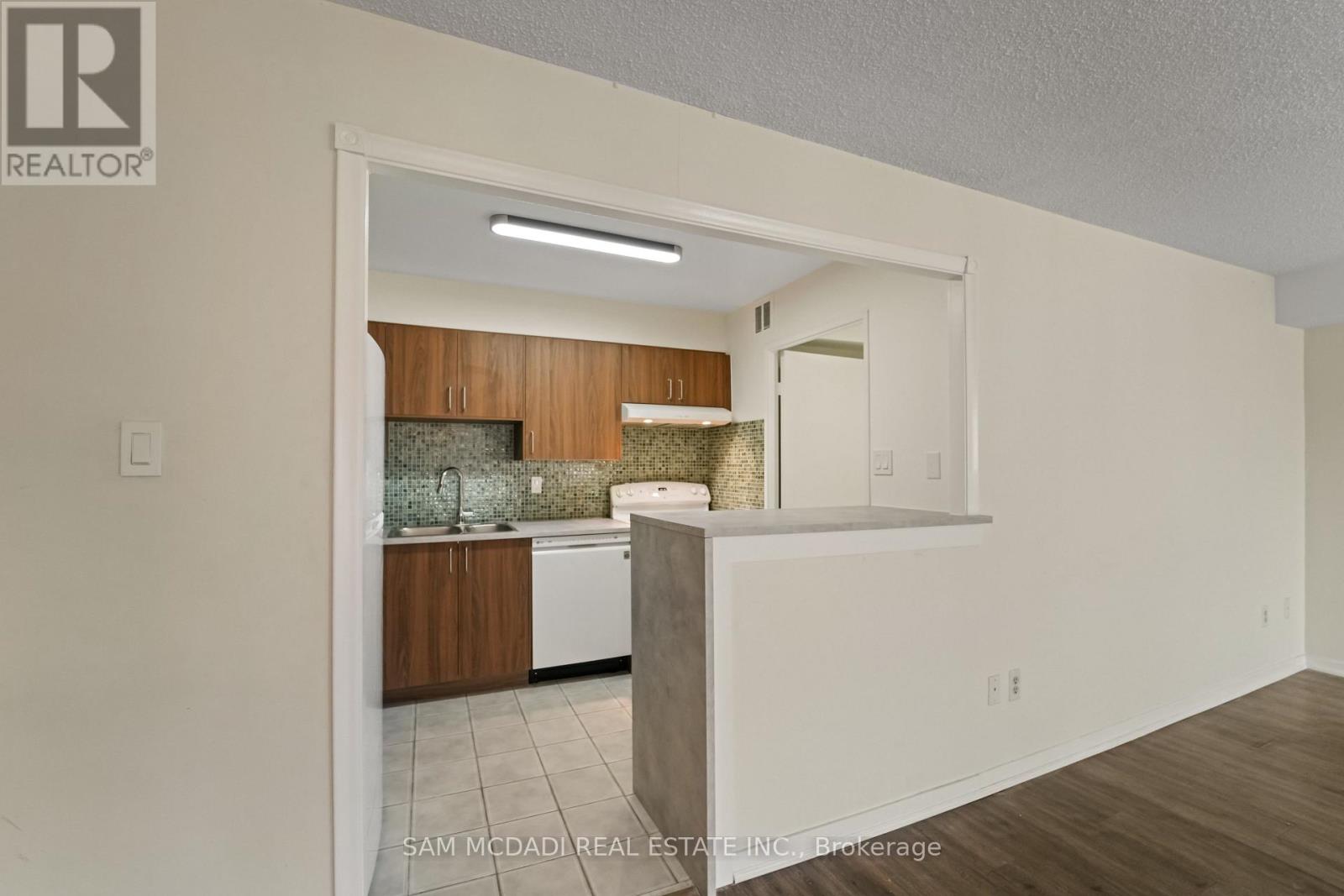 1706 - 50 Elm Drive E, Mississauga, Ontario  L5A 3X2 - Photo 5 - W12521920