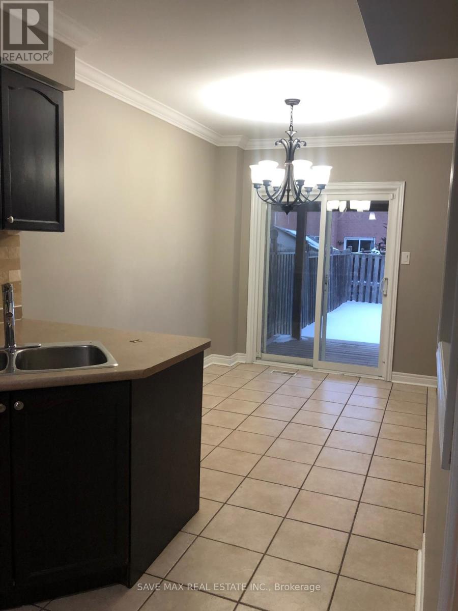 6708 Opera Glass Crescent, Mississauga, Ontario  L5W 1R7 - Photo 12 - W12521966