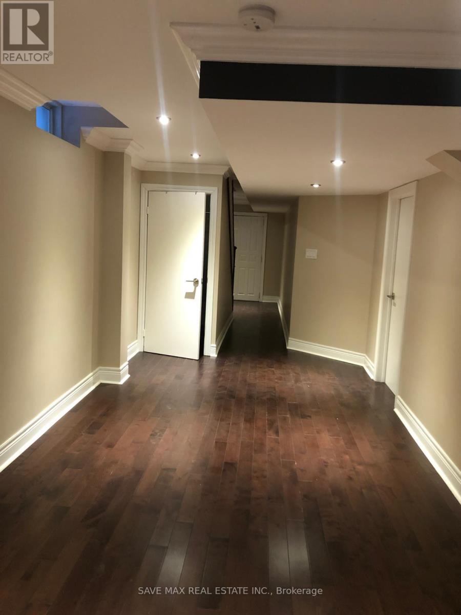 6708 Opera Glass Crescent, Mississauga, Ontario  L5W 1R7 - Photo 7 - W12521966