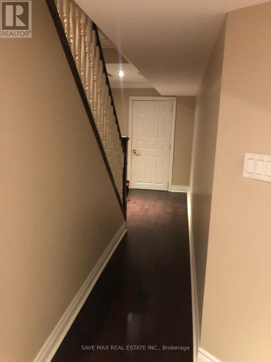 6708 Opera Glass Crescent, Mississauga, Ontario  L5W 1R7 - Photo 9 - W12521966