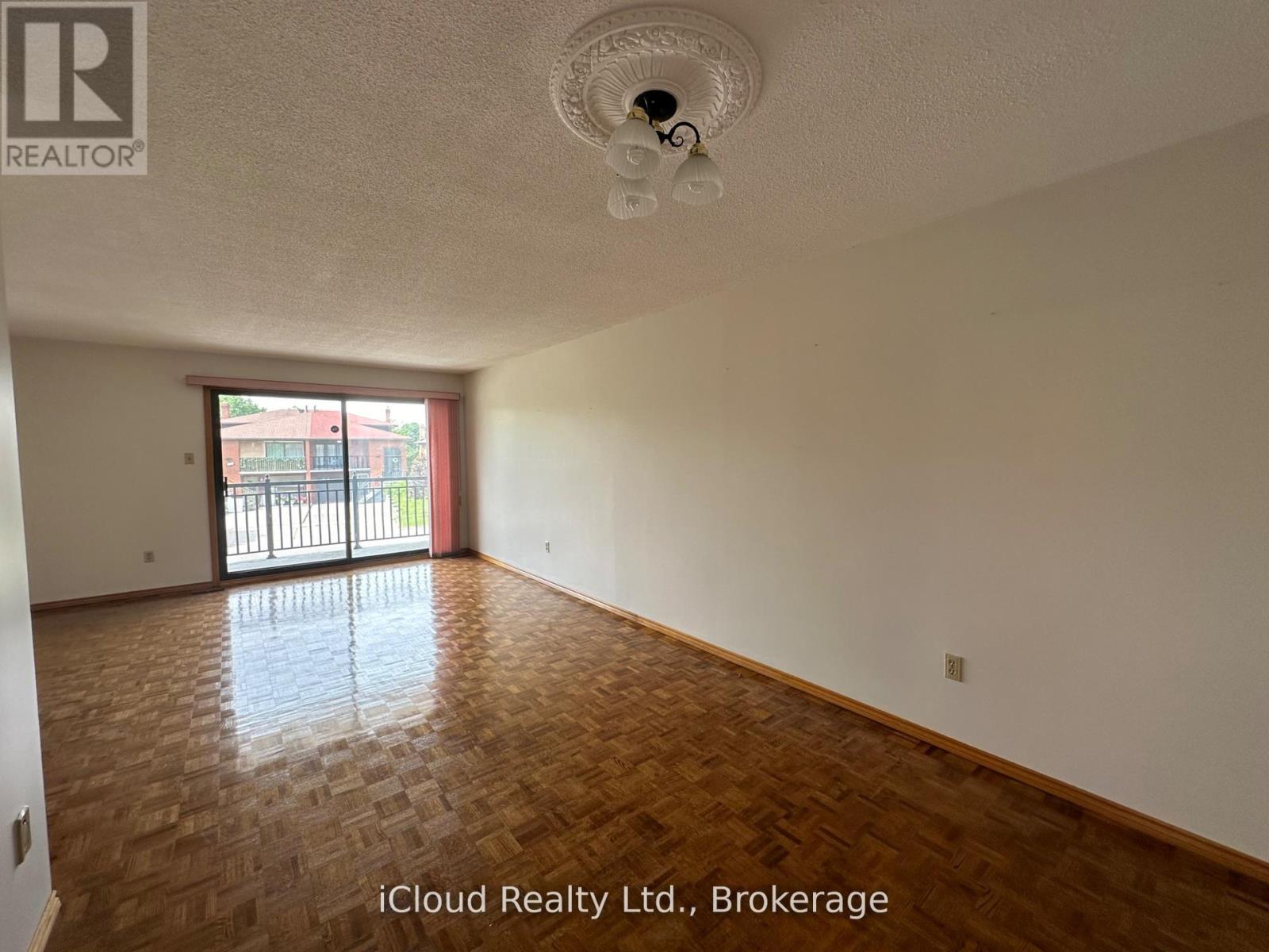 118 Antigua Road, Mississauga, Ontario  L5B 2T6 - Photo 11 - W12521988