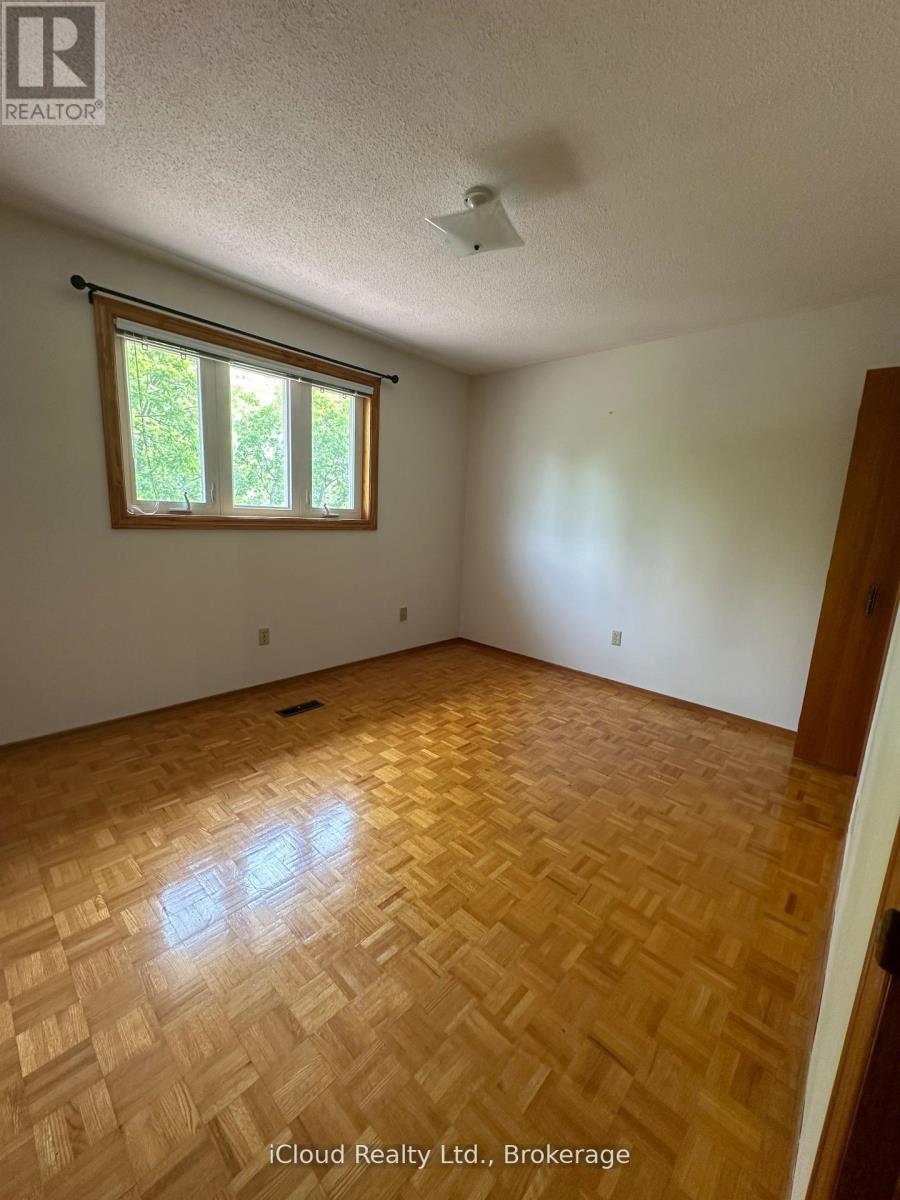 118 Antigua Road, Mississauga, Ontario  L5B 2T6 - Photo 21 - W12521988