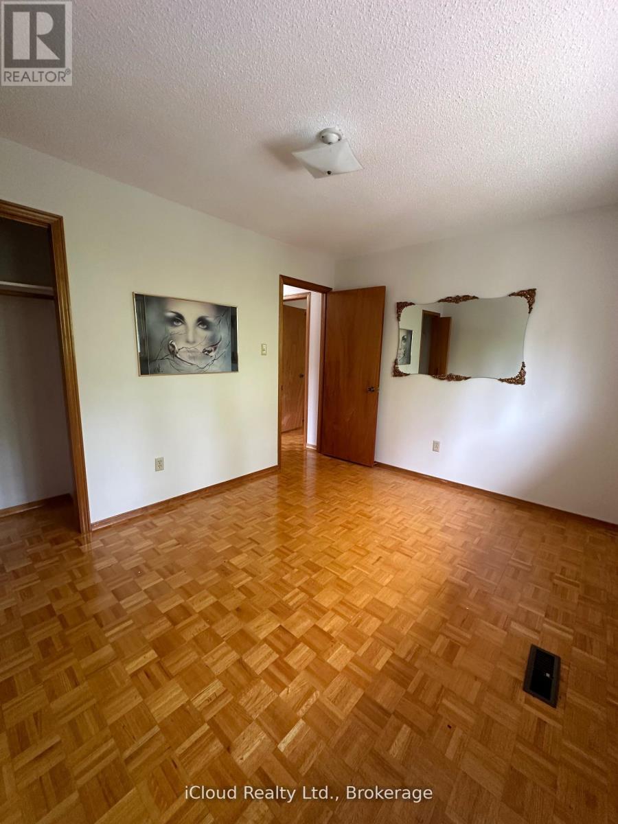 118 Antigua Road, Mississauga, Ontario  L5B 2T6 - Photo 22 - W12521988