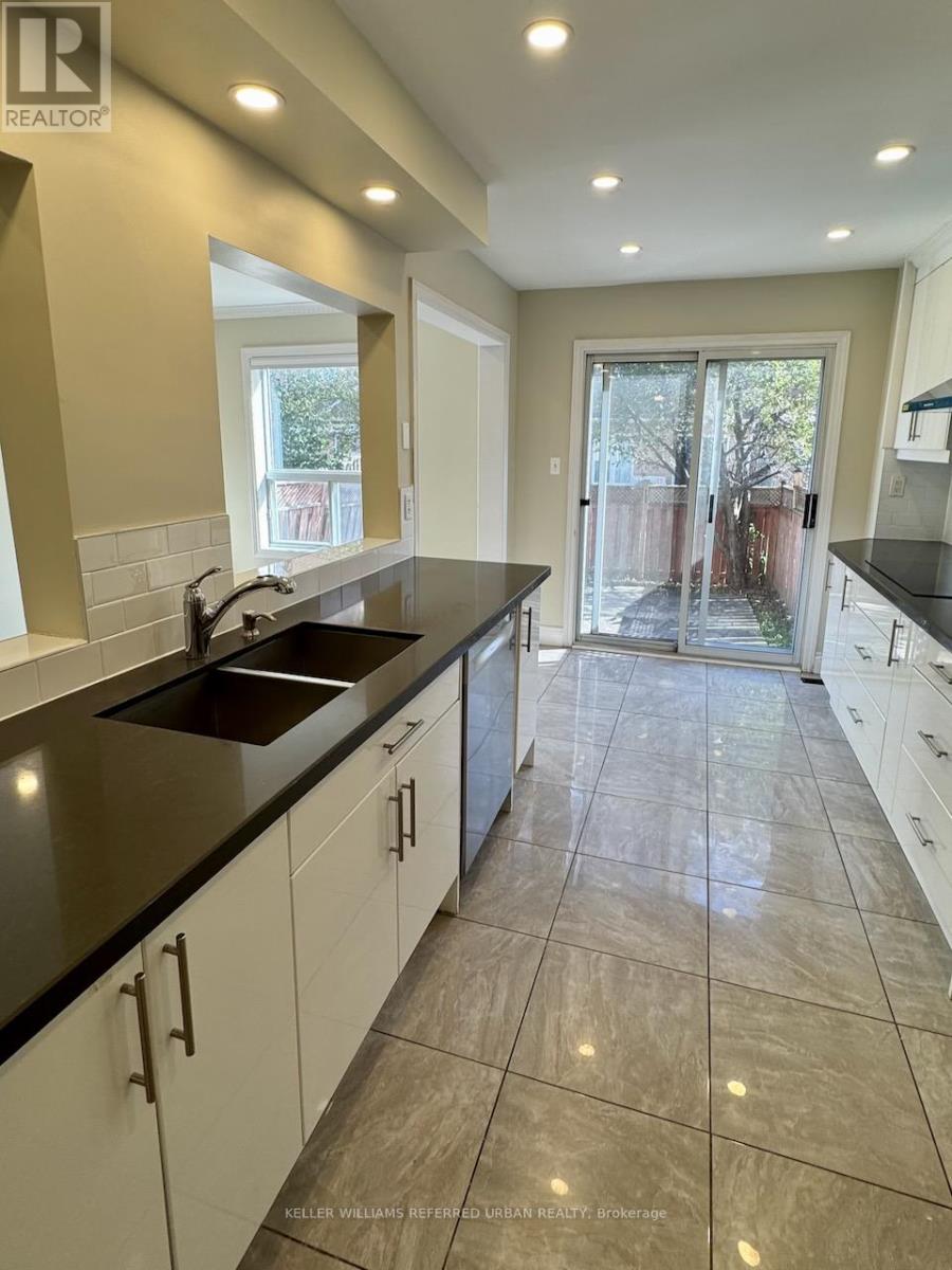 592 Leatherleaf Drive, Mississauga, Ontario  L4Z 3Y6 - Photo 2 - W12521998