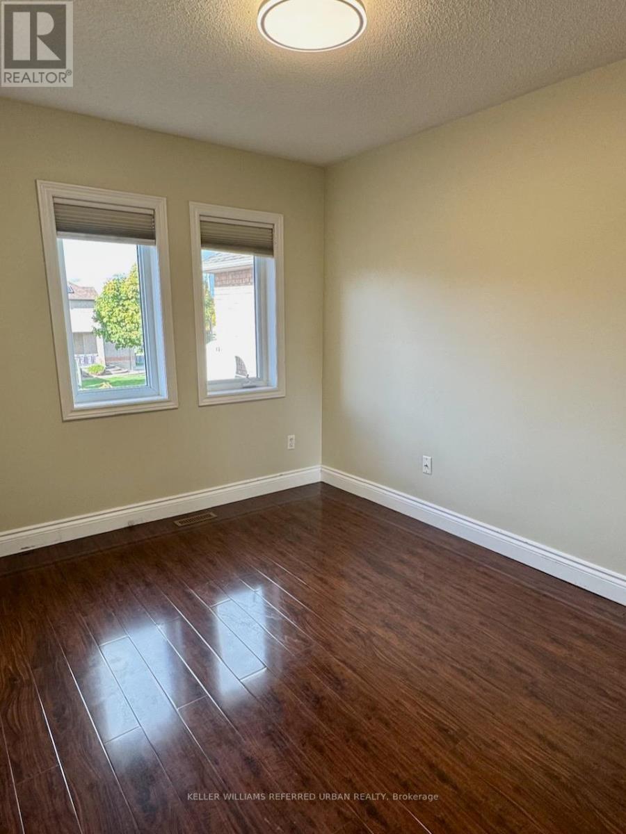 592 Leatherleaf Drive, Mississauga, Ontario  L4Z 3Y6 - Photo 7 - W12521998