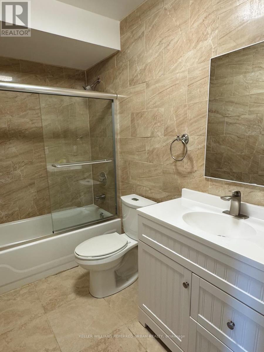 592 Leatherleaf Drive, Mississauga, Ontario  L4Z 3Y6 - Photo 9 - W12521998